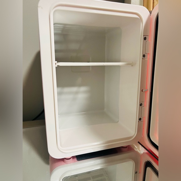 Pink Skincare Fridge with LED mirror - Picture 3 of 4